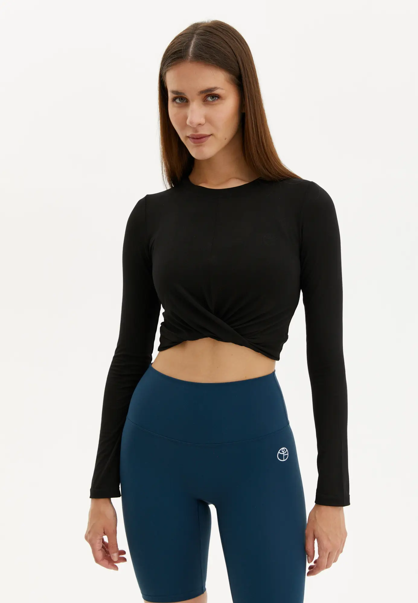 Кроп-топ с узлом VISCOSE черный