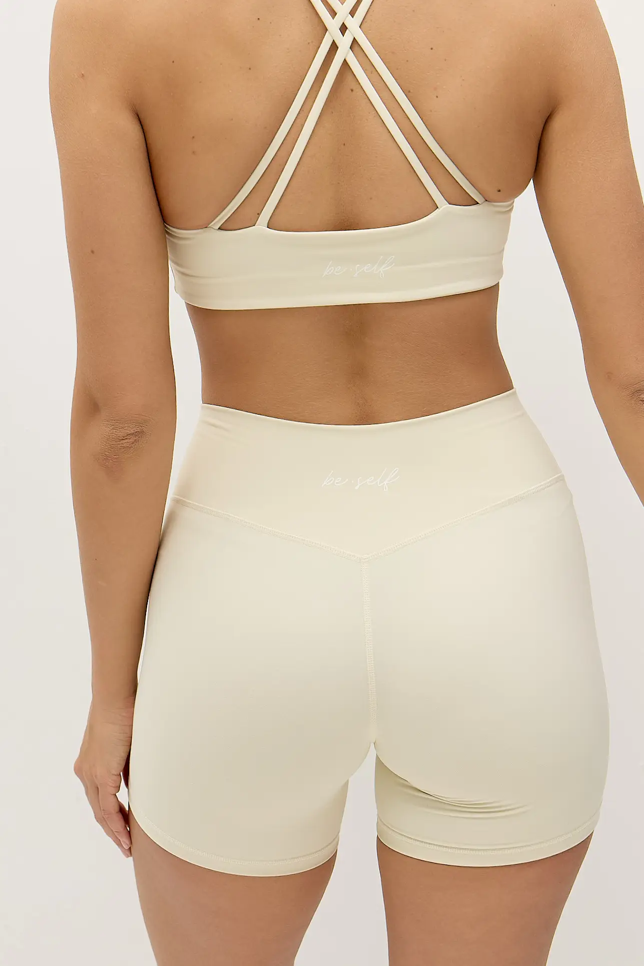 Шорты короткие MOTION слоновая кость