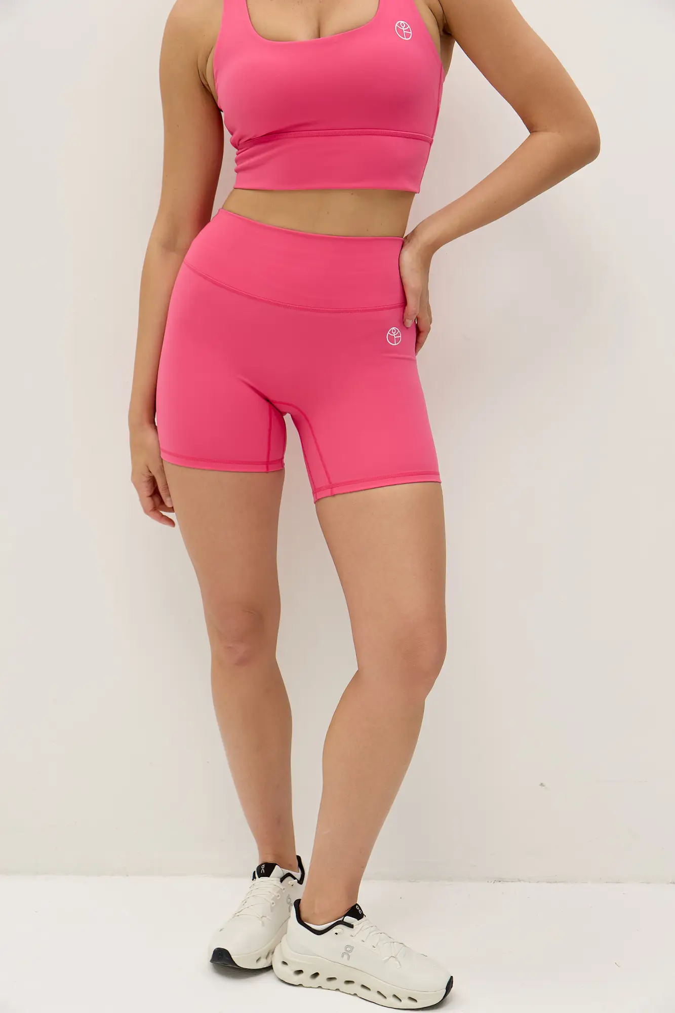 Шорты короткие MOTION малиновый сорбет