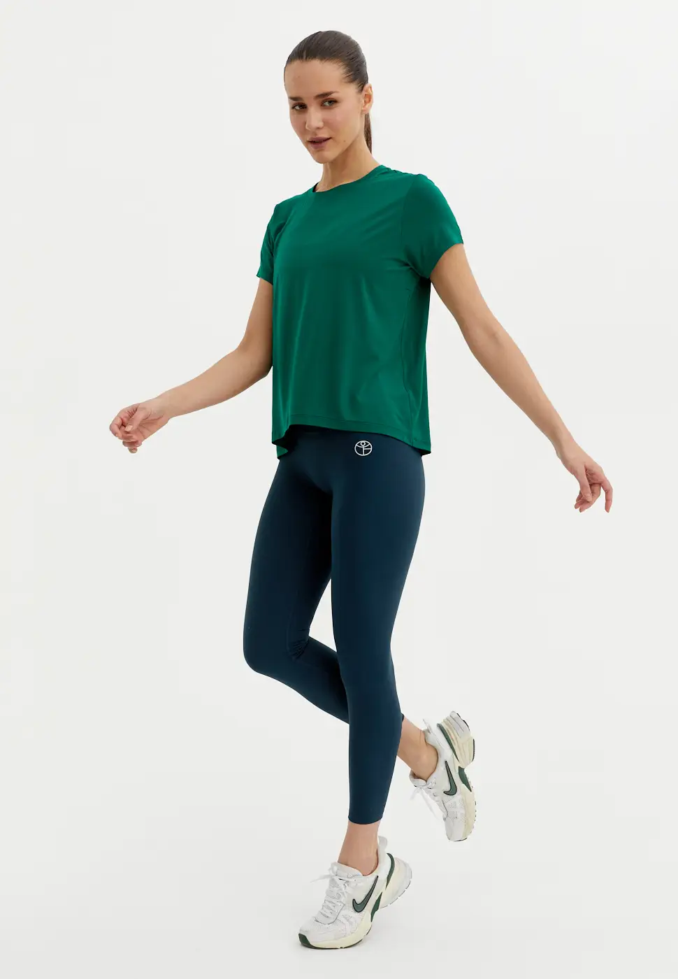 Футболка MODAL изумрудная