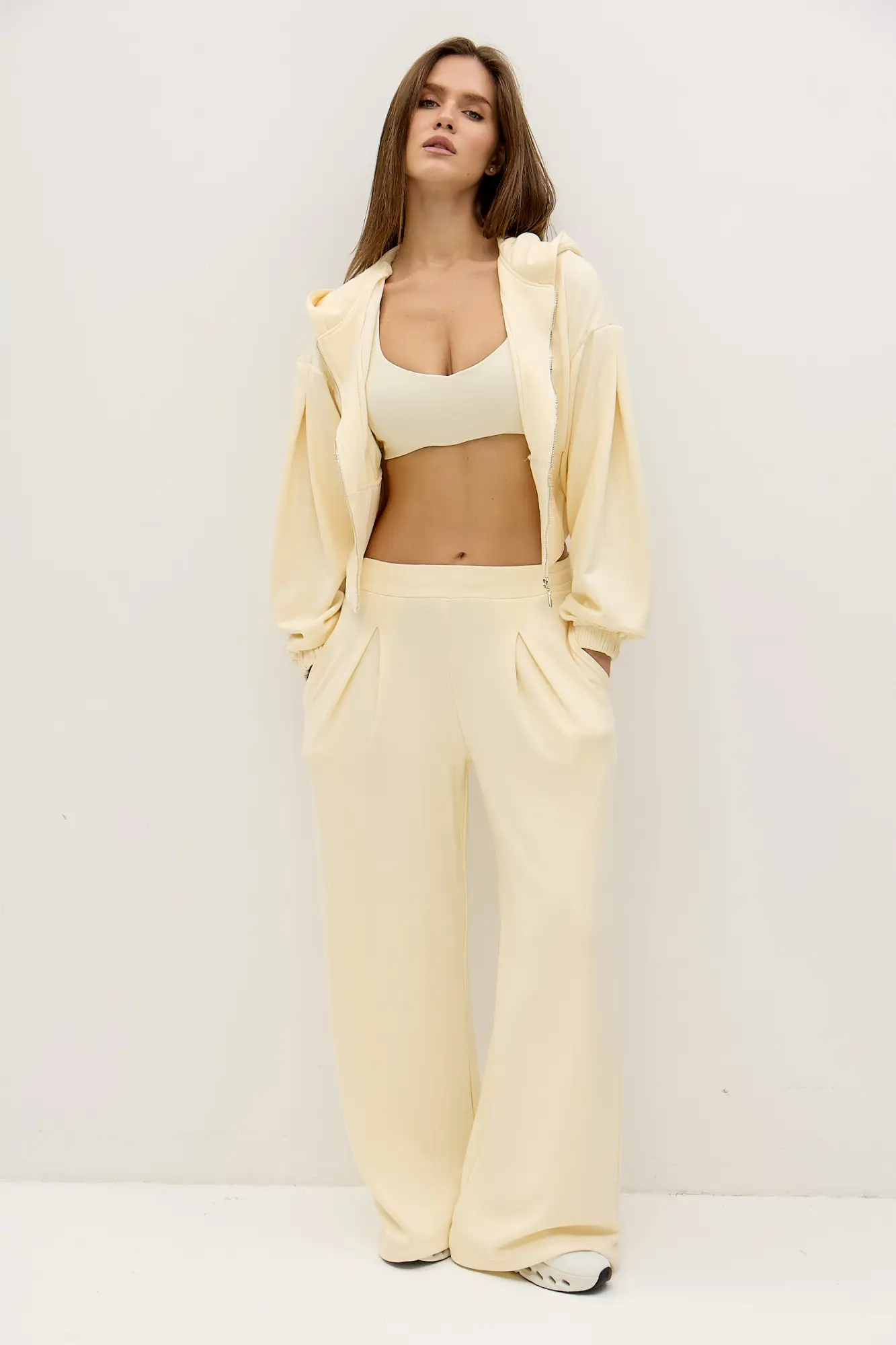 Штаны с защипами URBAN COMFORT молочные