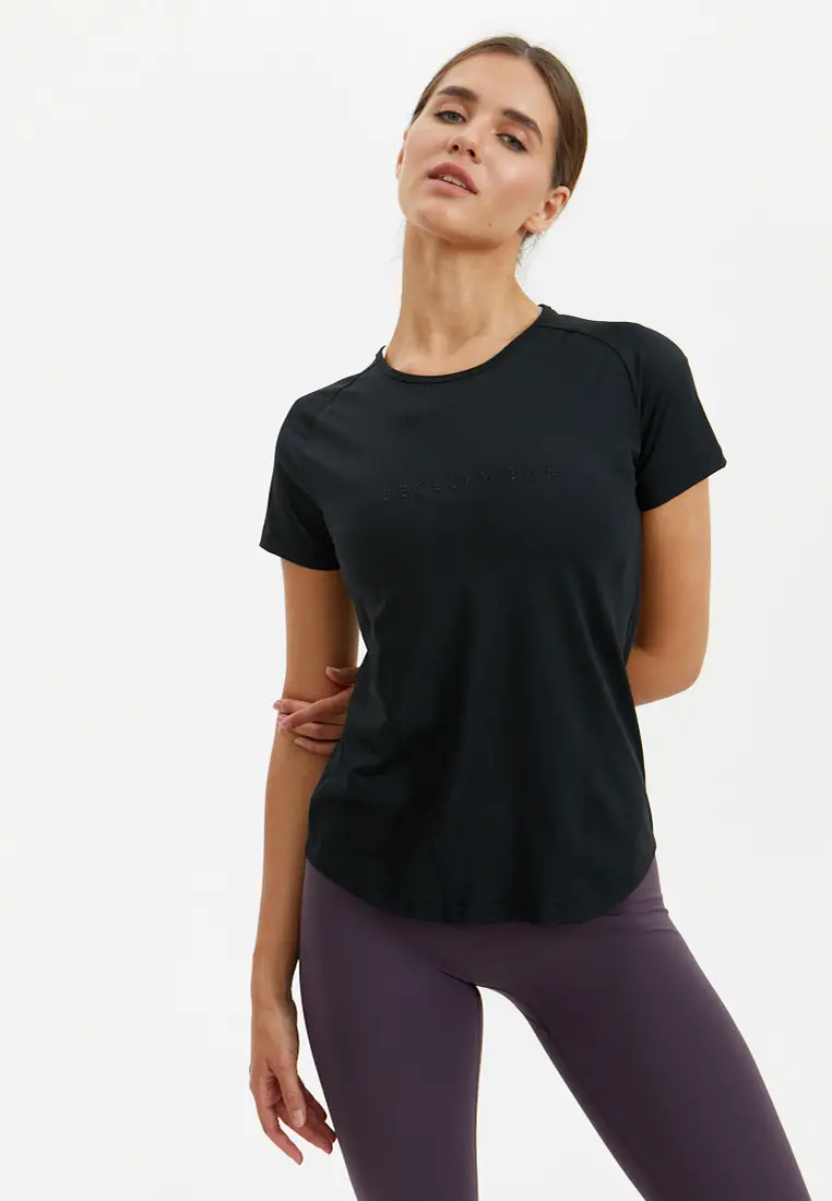 Удлиненная футболка SATIN BASE черная