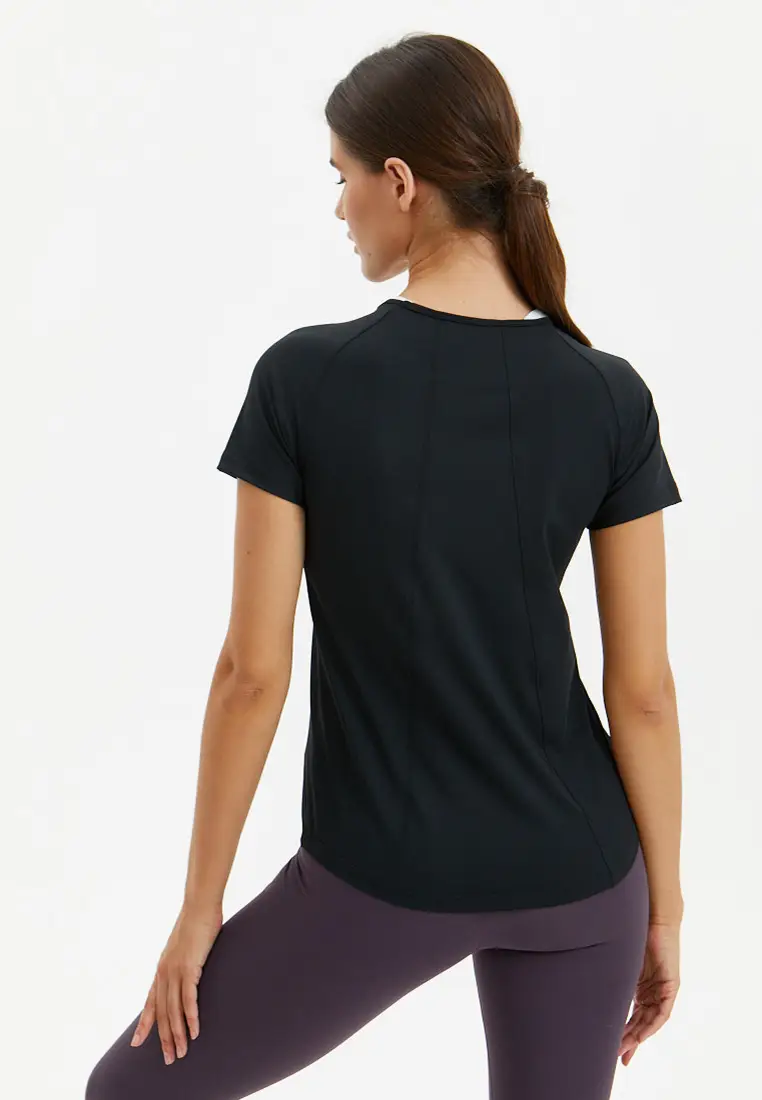 Удлиненная футболка SATIN BASE черная